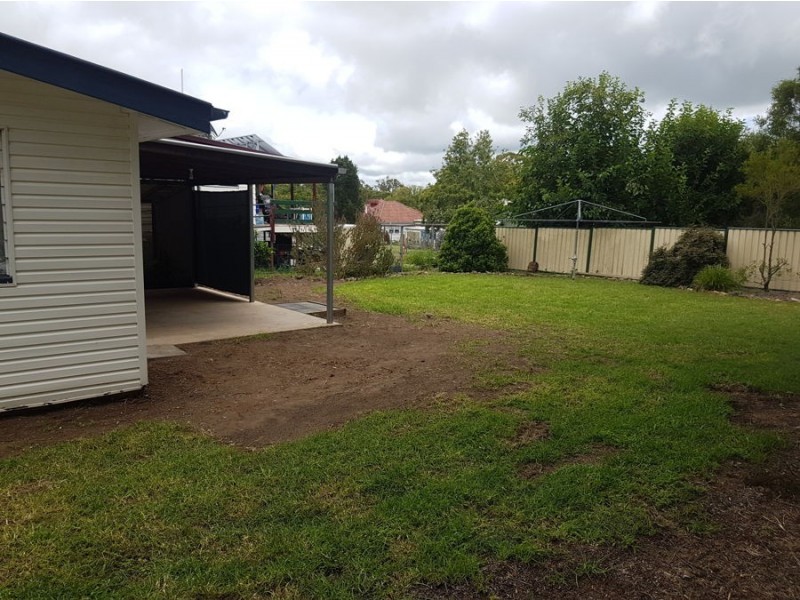 40 South Street, Crows Nest QLD 4355