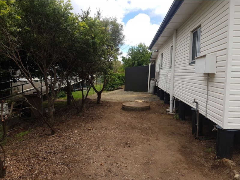 40 South Street, Crows Nest QLD 4355