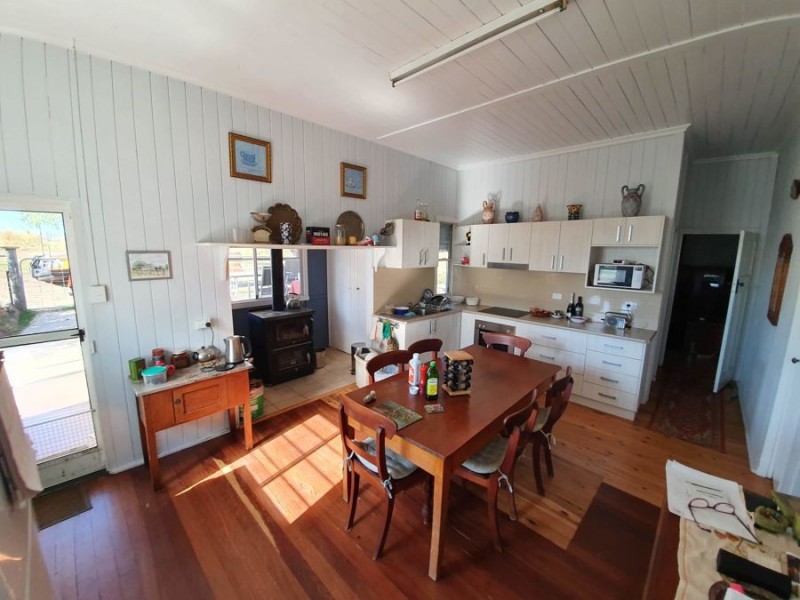 119 Hartwigs Road, Douglas QLD 4354