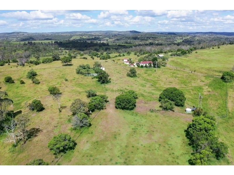 119 Hartwigs Road, Douglas QLD 4354