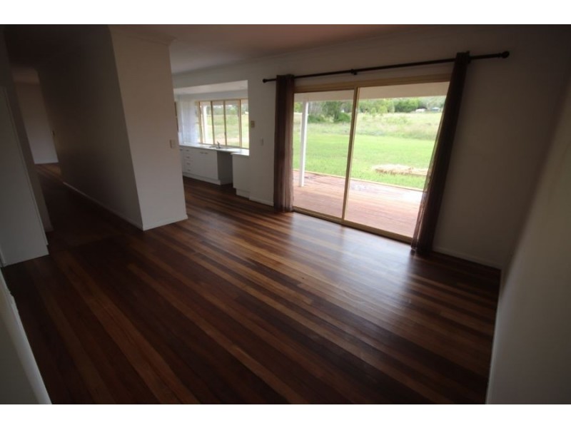 7 Aphrah Street, Crows Nest QLD 4355