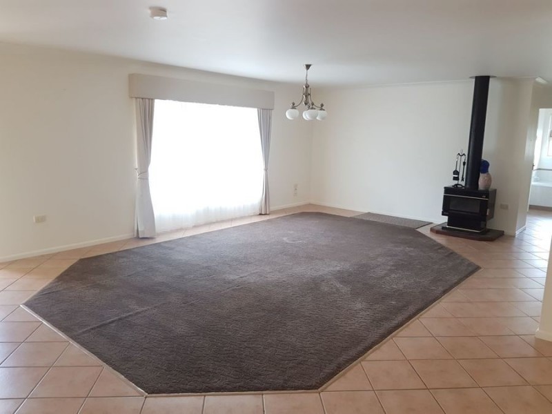 11 Melissa Court, Crows Nest QLD 4355