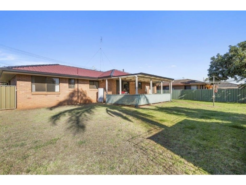 21 Cambridge Street, Harristown QLD 4350