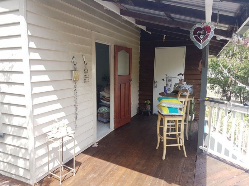 11 Jones Street, Crows Nest QLD 4355