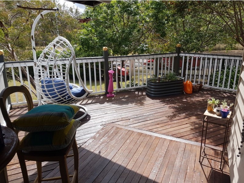 11 Jones Street, Crows Nest QLD 4355