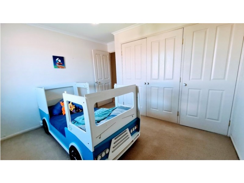 5 Russell Court, Wyreema QLD 4352
