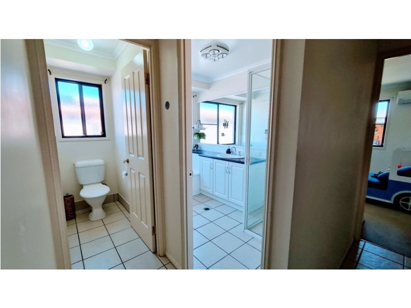 5 Russell Court, Wyreema QLD 4352