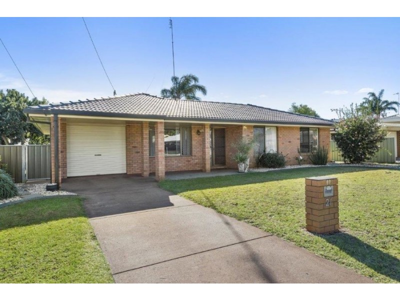21 Cambridge Street, Harristown QLD 4350