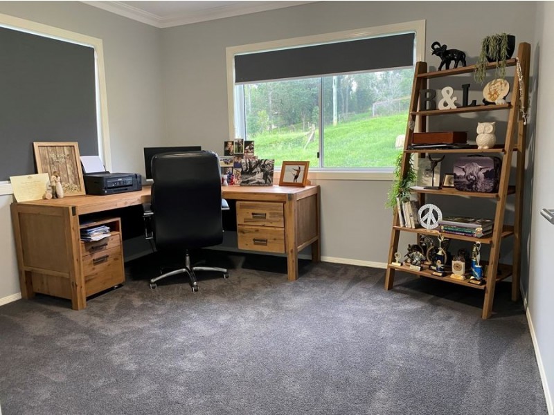 12 Phalaris Court, Meringandan West QLD 4352