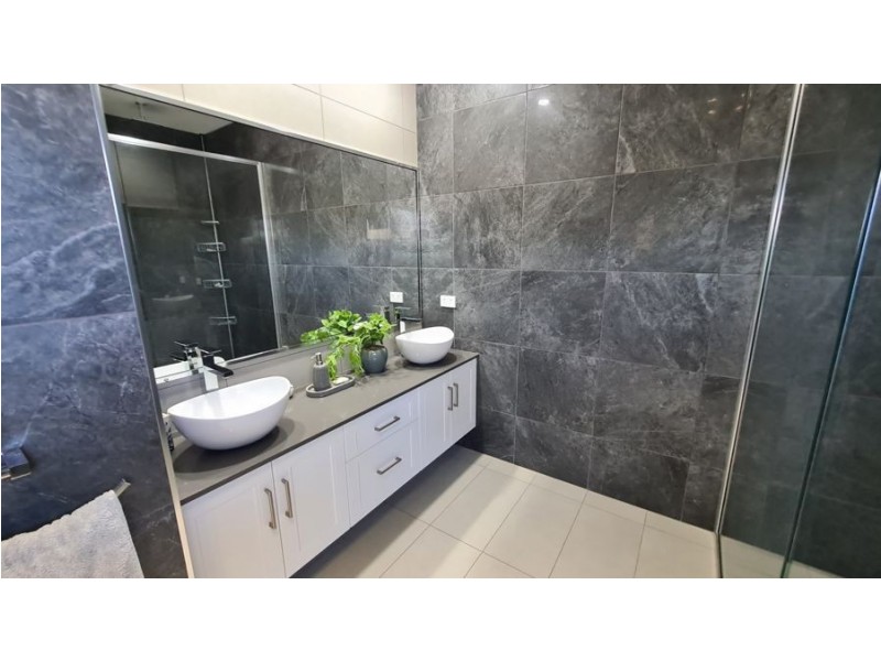 12 Phalaris Court, Meringandan West QLD 4352