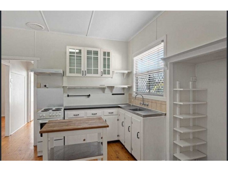 28 McDowall Street, Newtown QLD 4350