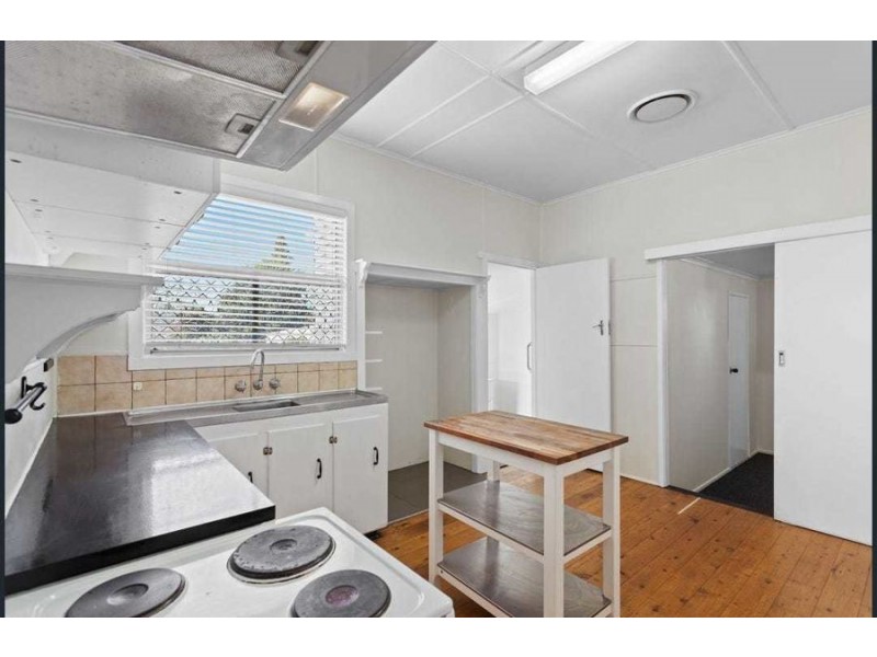28 McDowall Street, Newtown QLD 4350