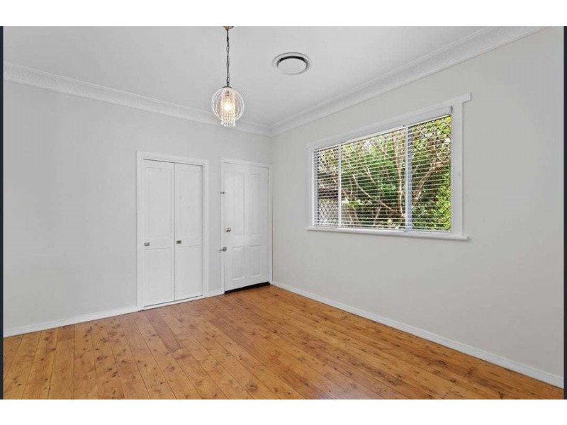 28 McDowall Street, Newtown QLD 4350