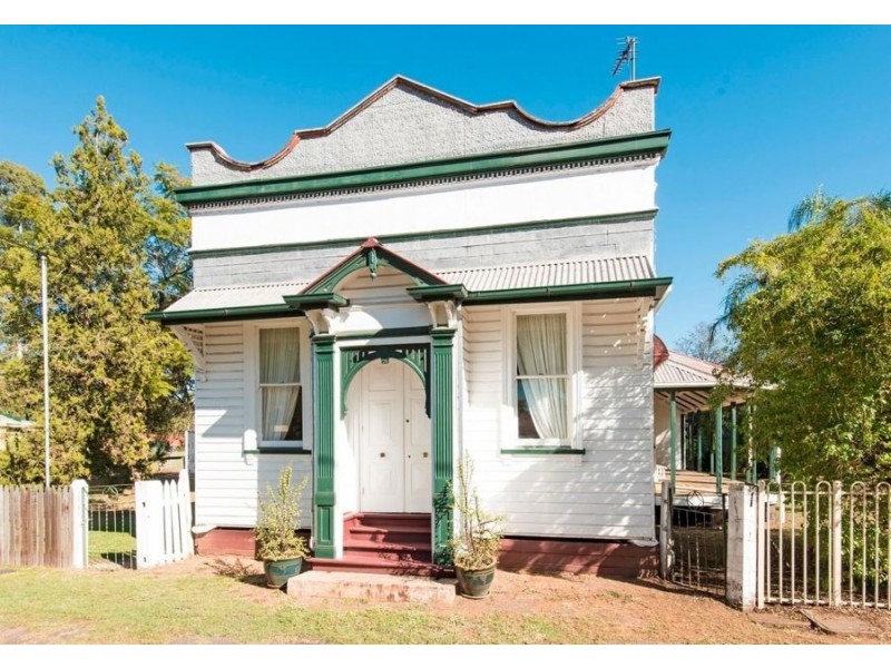 7 Railway Street, Helidon QLD 4344