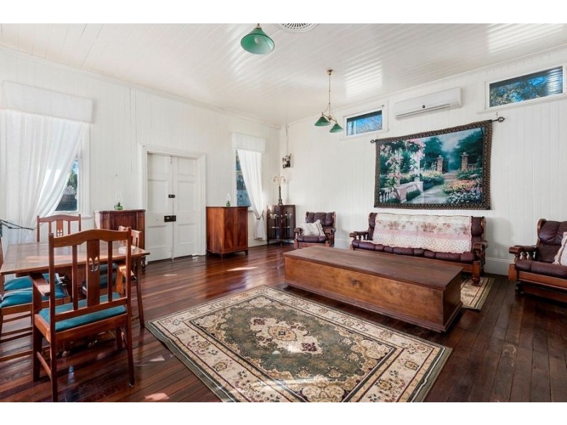 7 Railway Street, Helidon QLD 4344