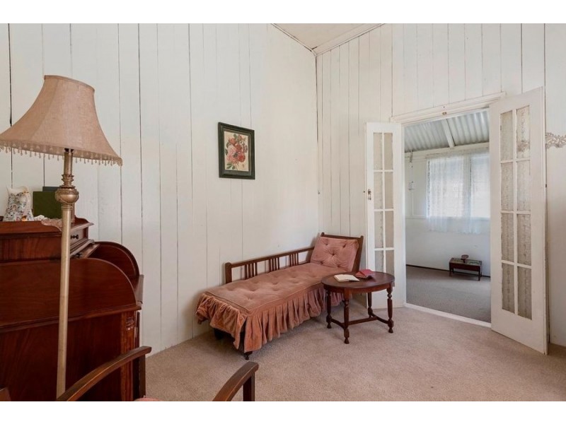 7 Railway Street, Helidon QLD 4344