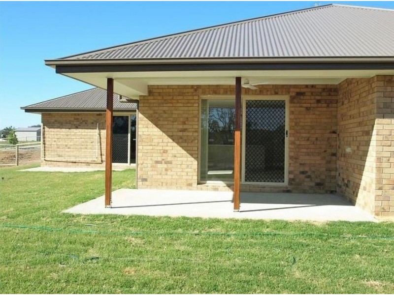 2 Greenwood Place, Withcott QLD 4352