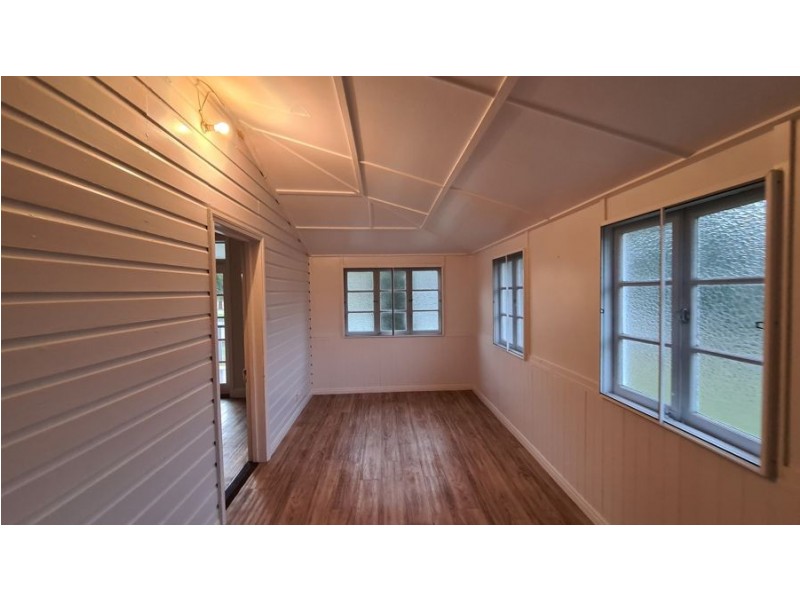 27 Nolan Street, Crows Nest QLD 4355