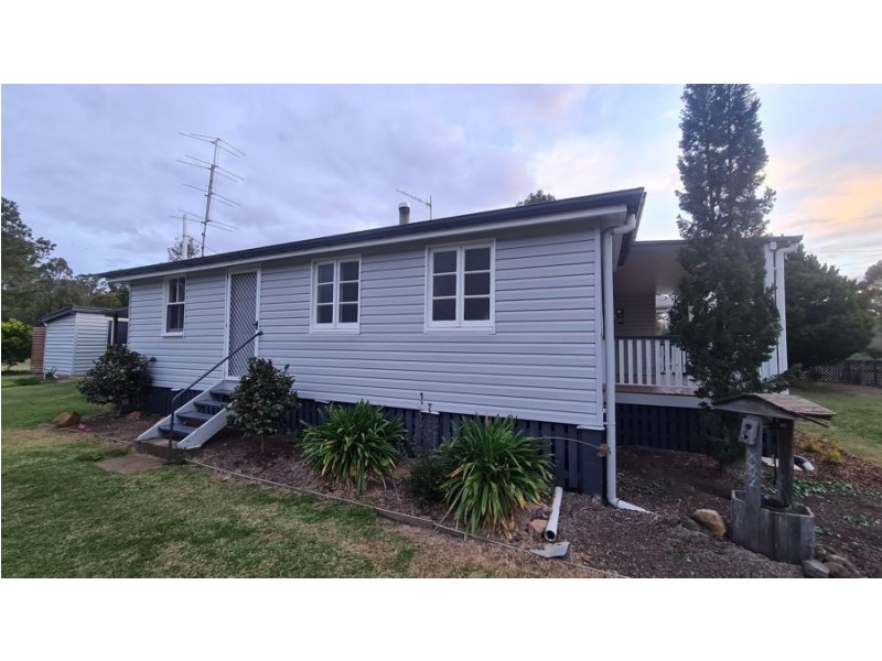 27 Nolan Street, Crows Nest QLD 4355