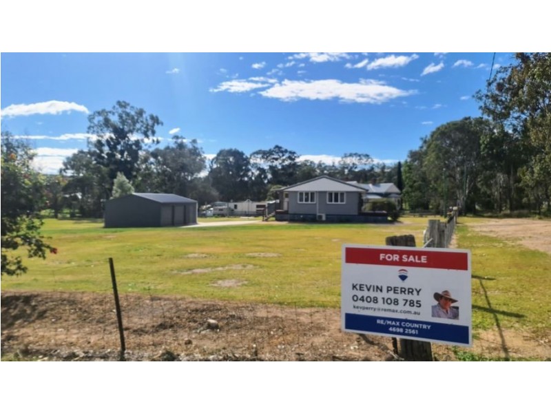 52 Albert Street, Crows Nest QLD 4355