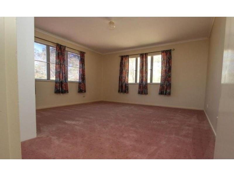 52 Albert Street, Crows Nest QLD 4355