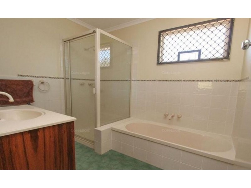 52 Albert Street, Crows Nest QLD 4355