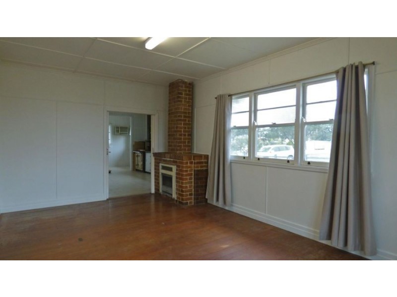 14 Church Street, Crows Nest QLD 4355