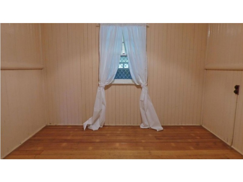 14 Church Street, Crows Nest QLD 4355