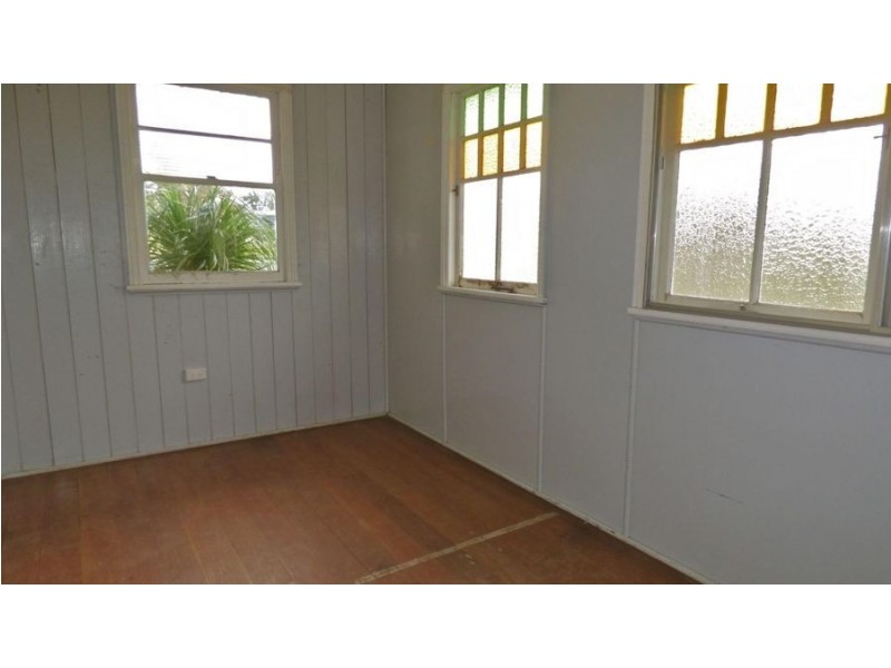 14 Church Street, Crows Nest QLD 4355