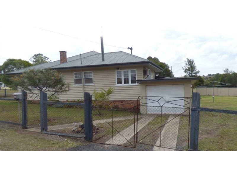 14 Church Street, Crows Nest QLD 4355