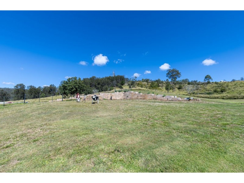 11 Bottle Tree Court, Withcott QLD 4352