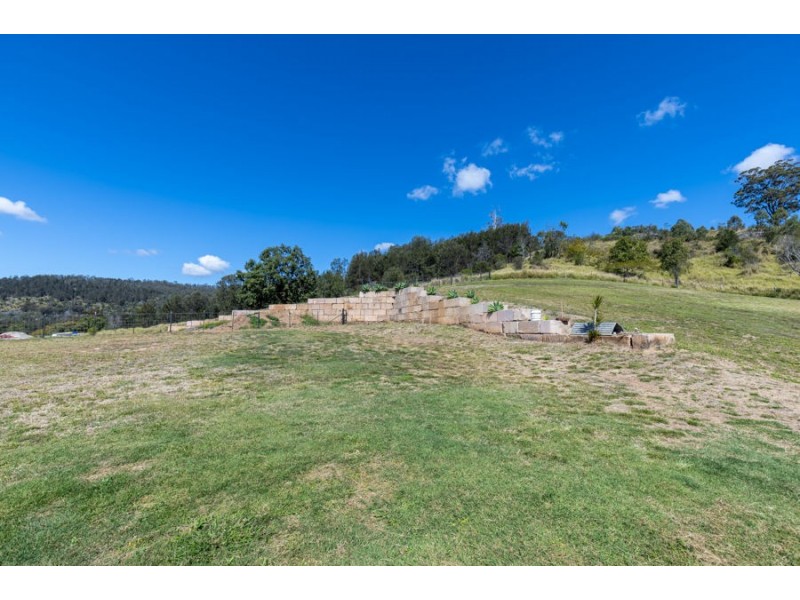 11 Bottle Tree Court, Withcott QLD 4352