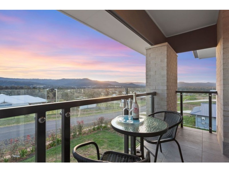 17 Skyline Drive, Withcott QLD 4352