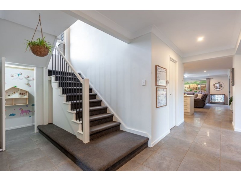 17 Skyline Drive, Withcott QLD 4352