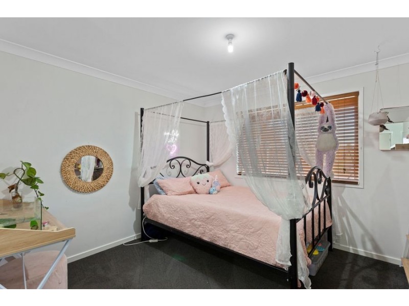 17 Skyline Drive, Withcott QLD 4352