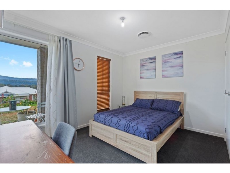 17 Skyline Drive, Withcott QLD 4352