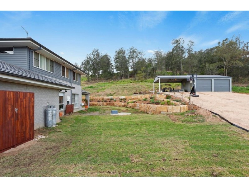 17 Skyline Drive, Withcott QLD 4352