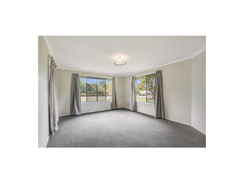 10 Jones Road, Withcott QLD 4352