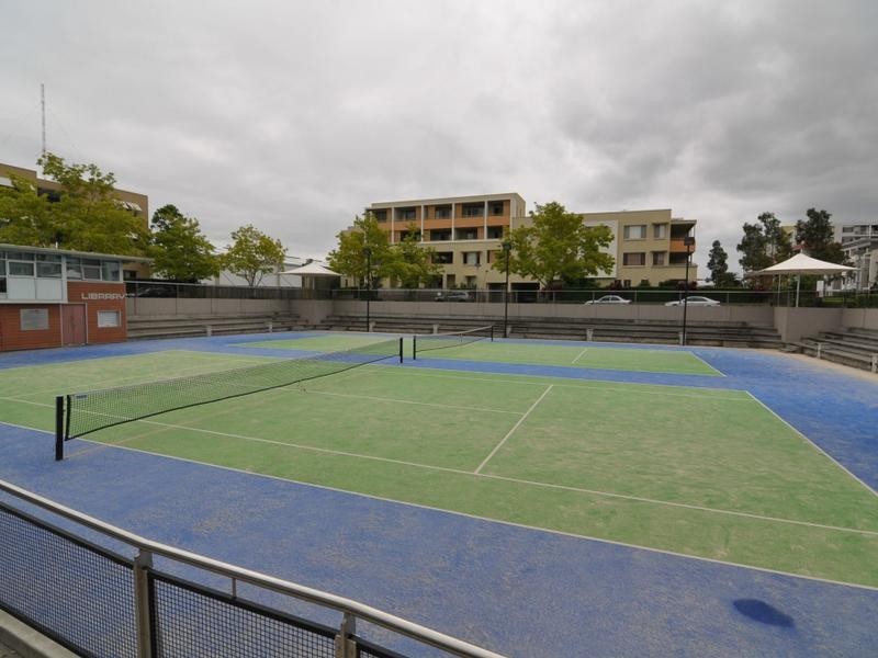 Unit 817/26 Baywater Drive, Wentworth Point NSW 2127