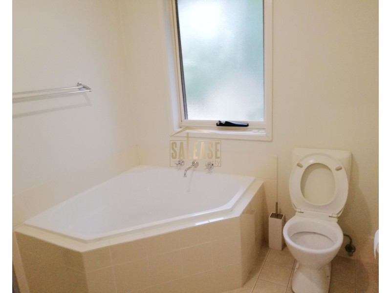 27 Morningside Parade, Holsworthy NSW 2173