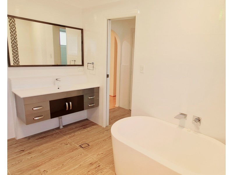 27 Darlington Drive, Cherrybrook NSW 2126