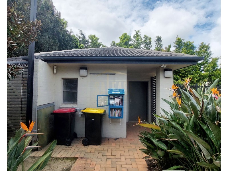 27 Morningside Parade, Holsworthy NSW 2173