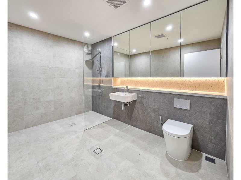 817/32 Civic Way, Rouse Hill NSW 2155