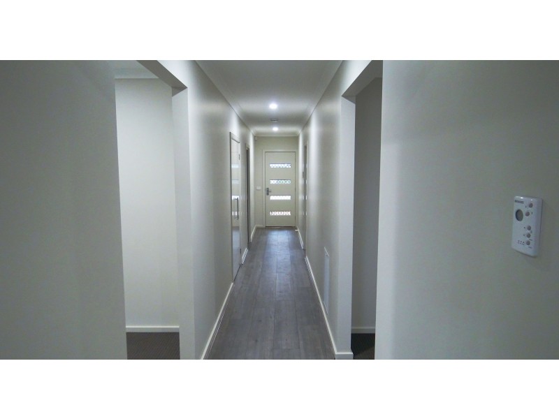 Brompton Street, Cranbourne South VIC 3977