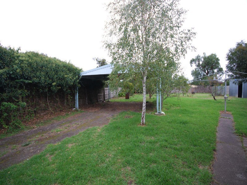 73 Lindsay Street, Heywood VIC 3304