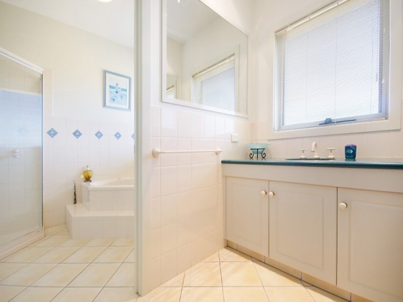 321 Hanlon Parade, Portland VIC 3305