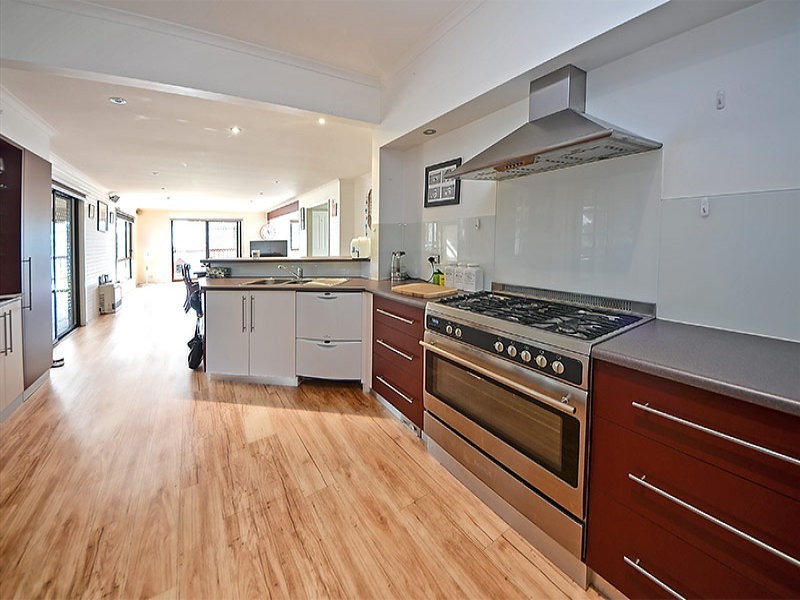 32 Waterford Avenue, Portland VIC 3305