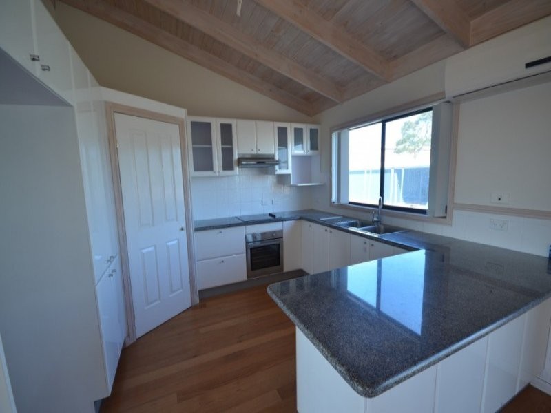 4 Champion Court, Portland VIC 3305