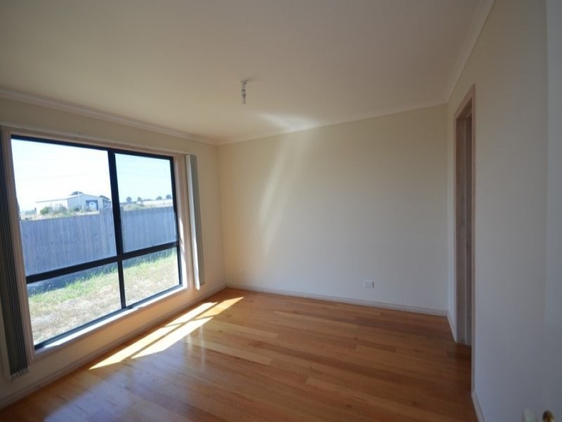 4 Champion Court, Portland VIC 3305