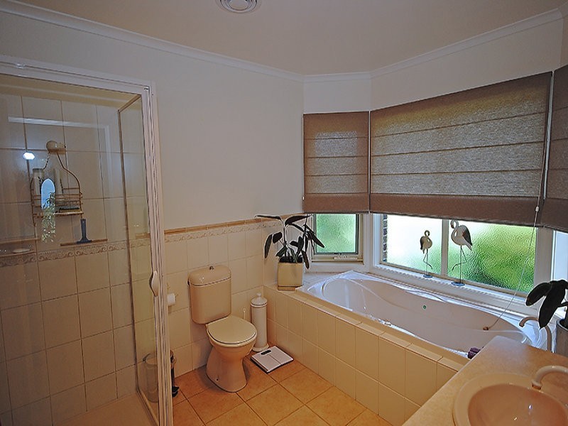 153 Caledonian Hill, Bolwarra VIC 3305